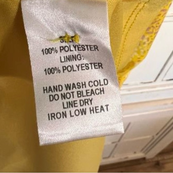 Lulu’s Dressed Up Yellow Floral Midi Dress M - Picture 3 of 3